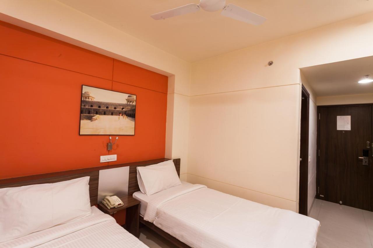 Hotel Tirupur Exterior foto